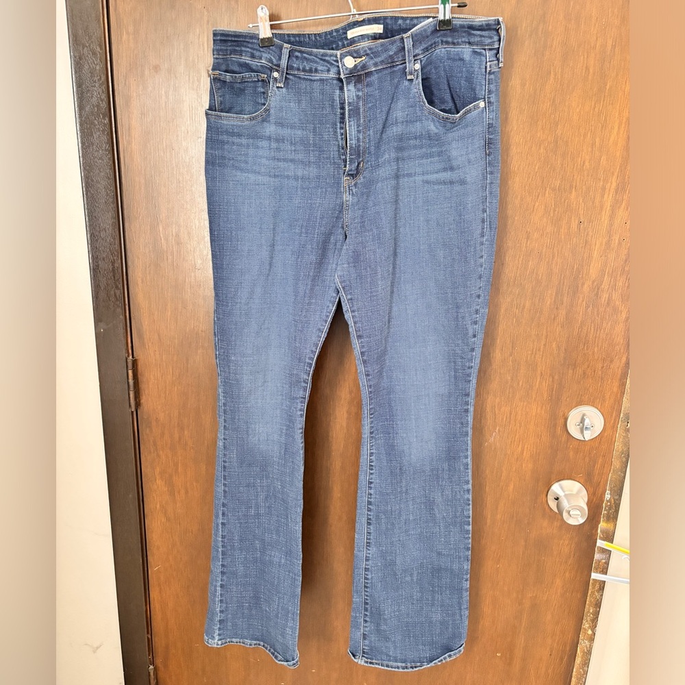Levi’s High Rise Bootcut jeans